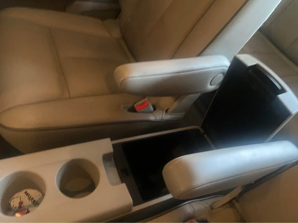 2012 Nissan Quest - Image 11 of 13