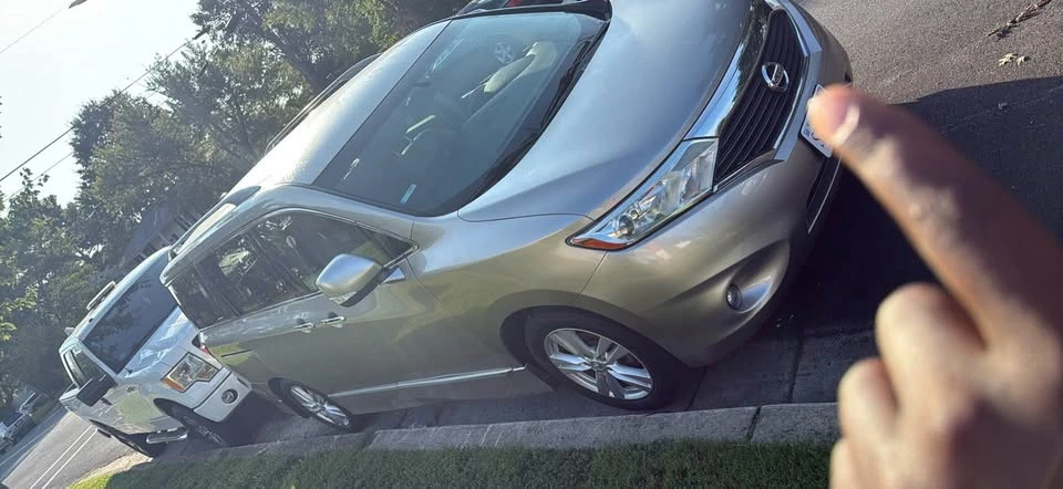 2012 Nissan Quest - Image 3 of 7
