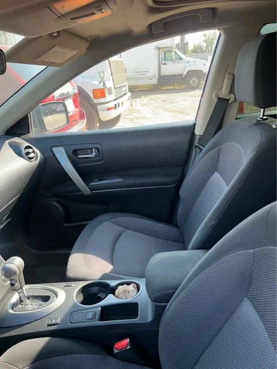 2012 Nissan Rogue - Image 2 of 5