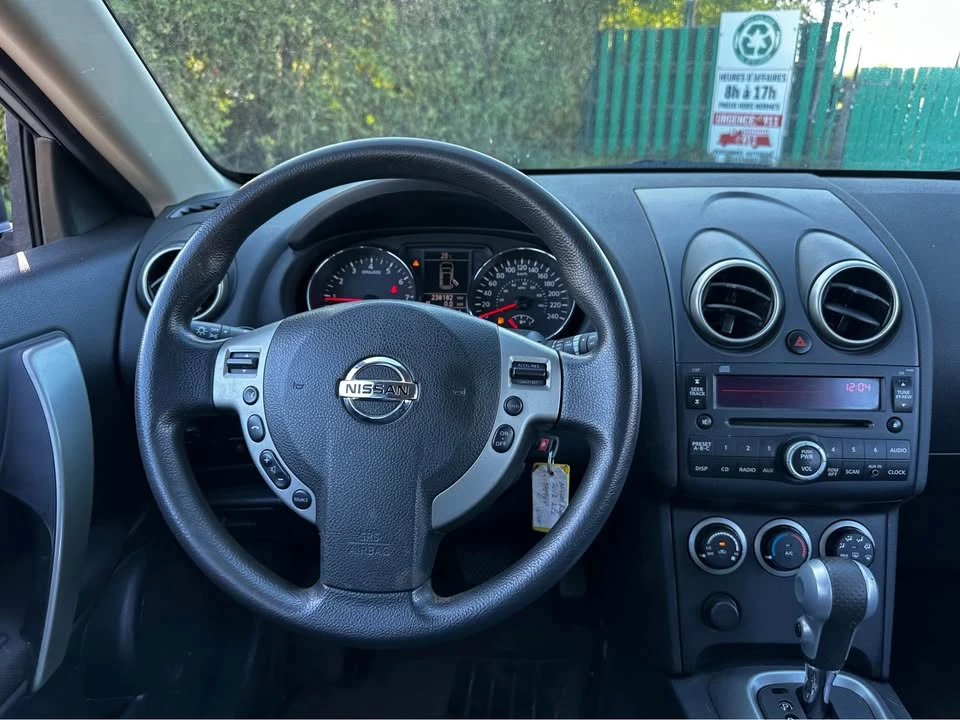 2012 Nissan Rogue - Image 11 of 19