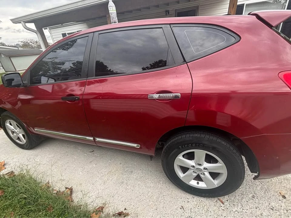 2012 Nissan Rogue - Image 2 of 8