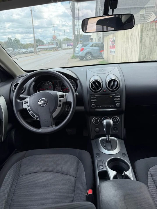 2012 Nissan Rogue - Image 10 of 11