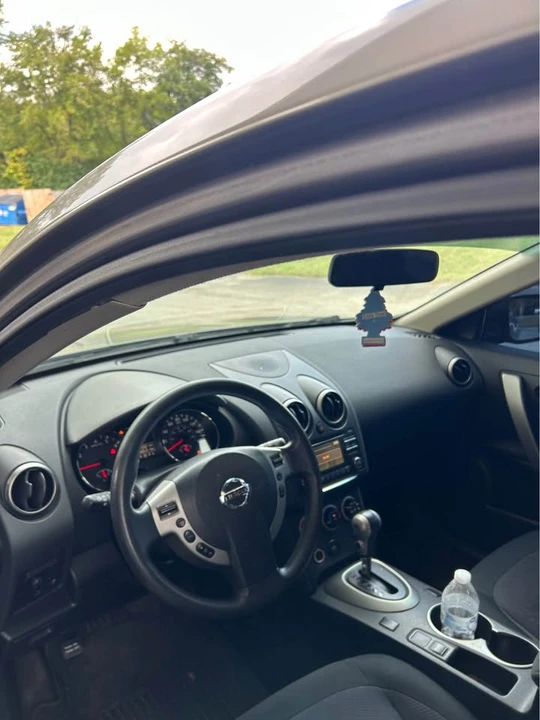 2012 Nissan Rogue - Image 11 of 13