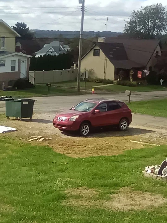 2012 Nissan Rogue - Image 2 of 2
