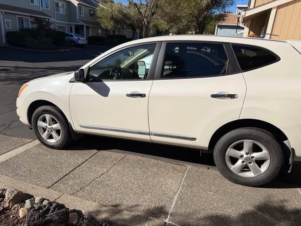 2012 Nissan Rogue - Image 6 of 7