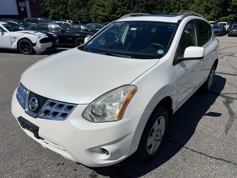 2012 Nissan Rogue - Image 10 of 12