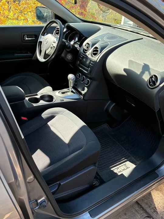 2012 Nissan Rogue - Image 4 of 11