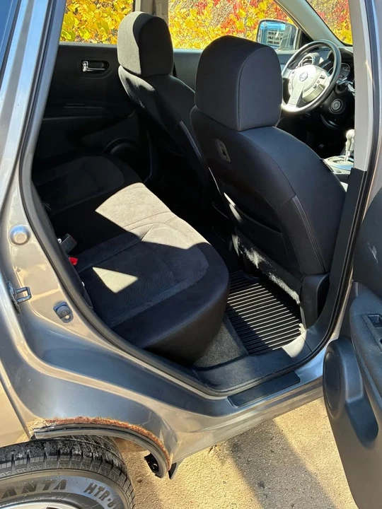 2012 Nissan Rogue - Image 6 of 11