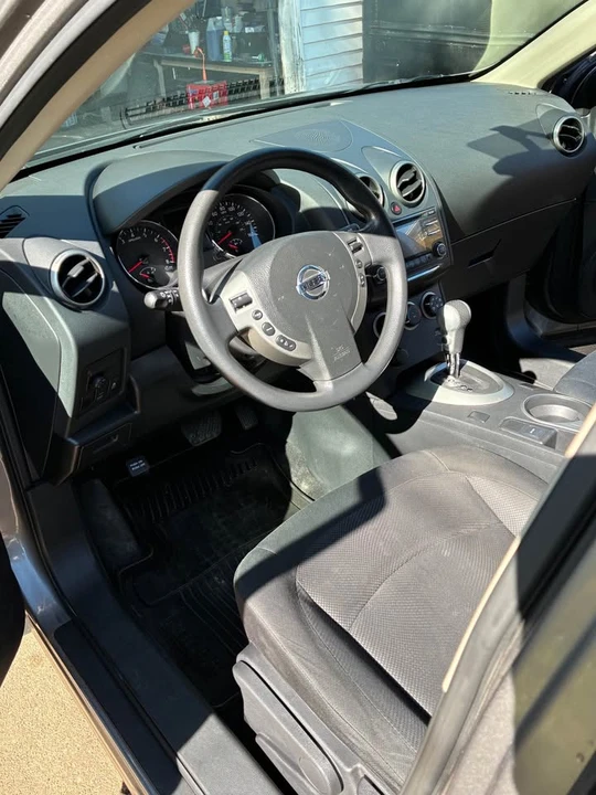 2012 Nissan Rogue - Image 9 of 11