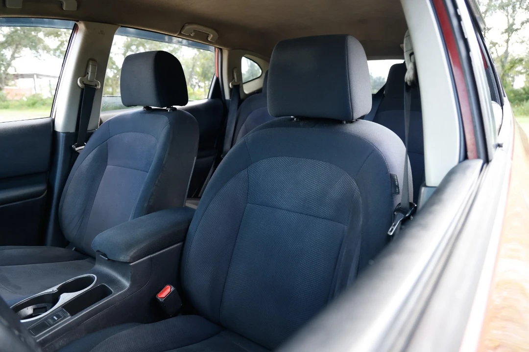 2012 Nissan Rogue - Image 6 of 12