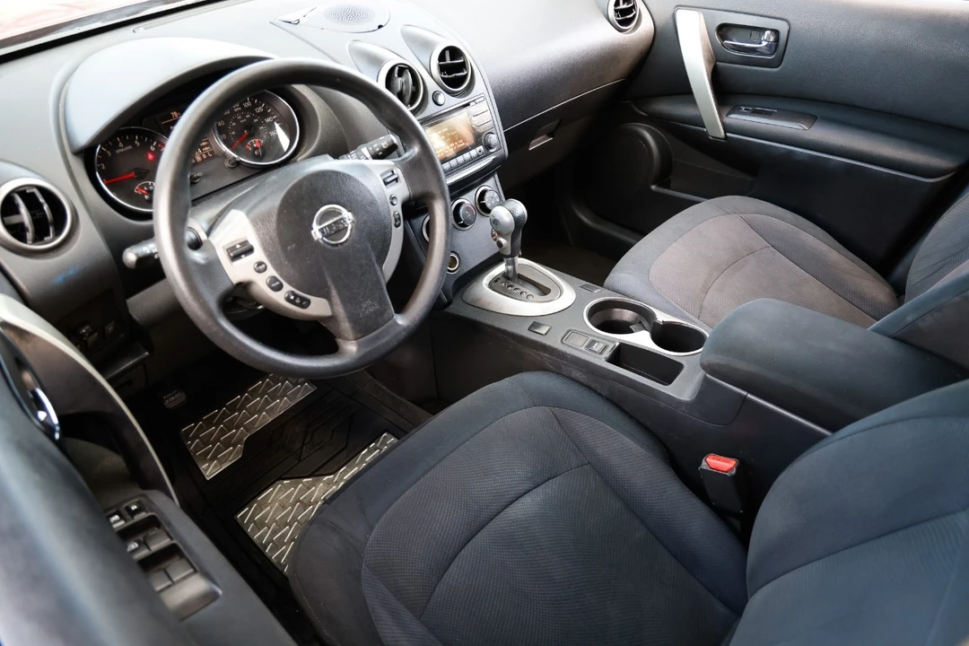 2012 Nissan Rogue - Image 4 of 12