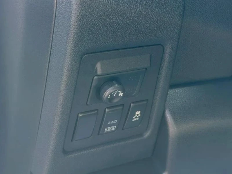2012 Nissan Rogue - Image 11 of 12