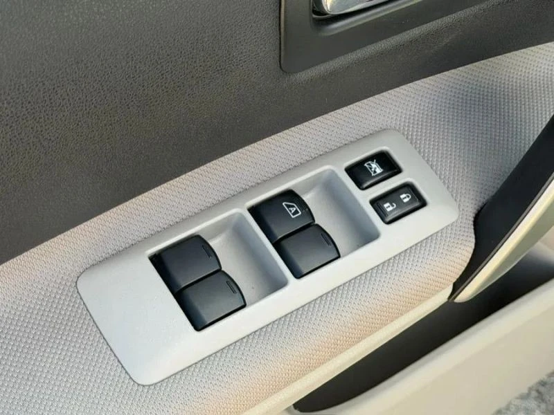 2012 Nissan Rogue - Image 10 of 12