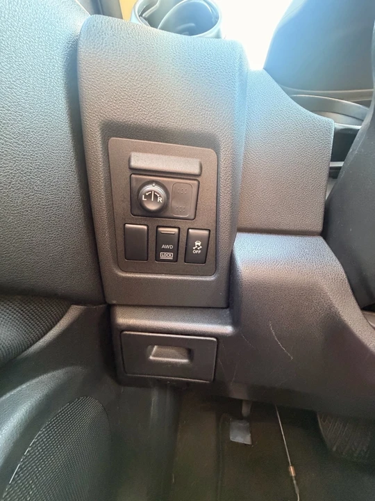 2012 Nissan Rogue - Image 8 of 12