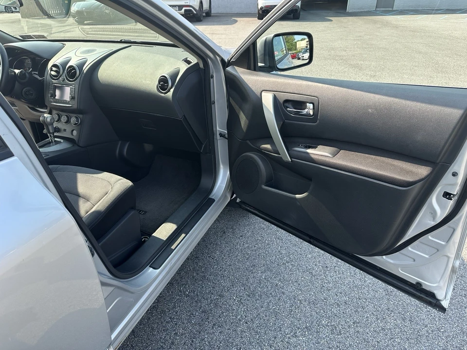 2012 Nissan Rogue - Image 16 of 21