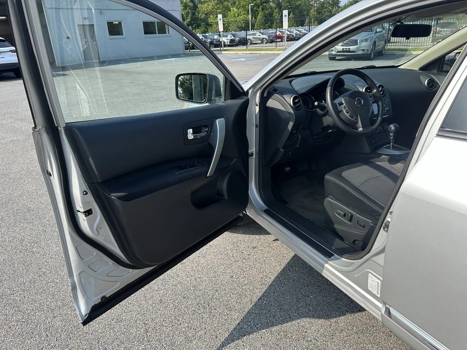 2012 Nissan Rogue - Image 8 of 21