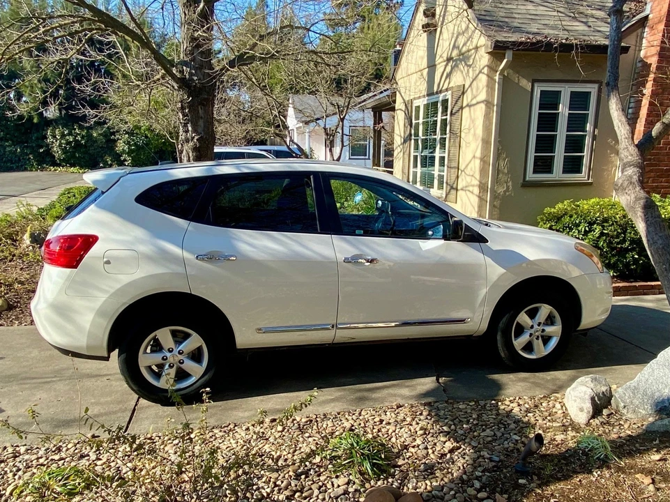 2012 Nissan Rogue - Image 6 of 19