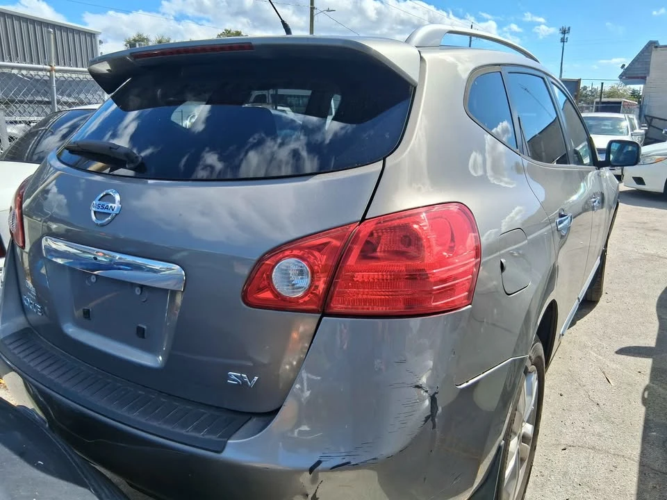 2012 Nissan Rogue - Image 4 of 11