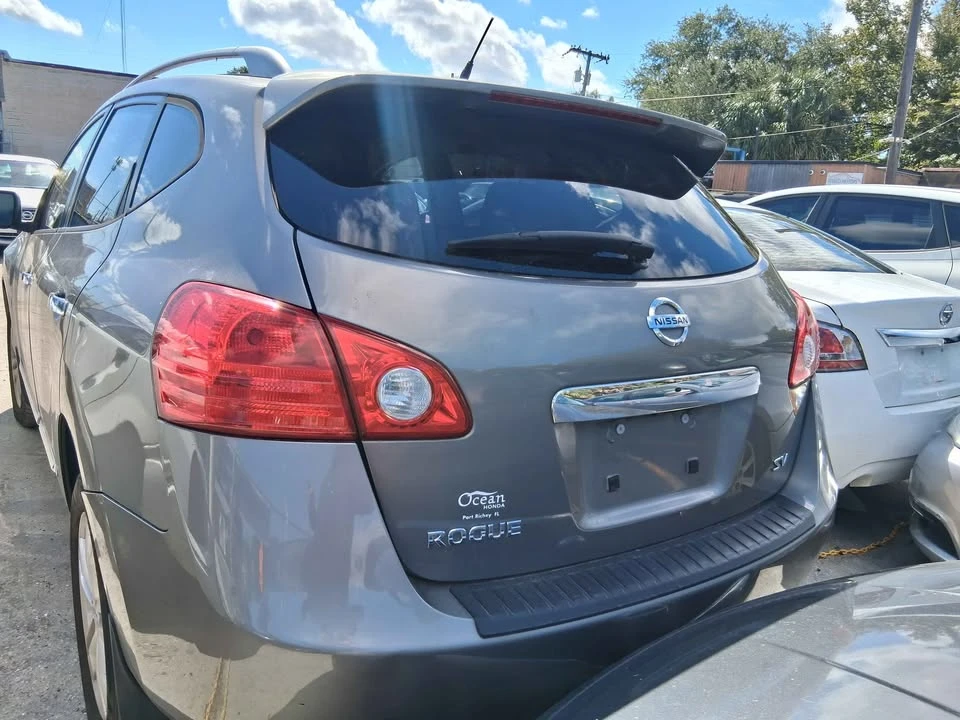 2012 Nissan Rogue - Image 9 of 11