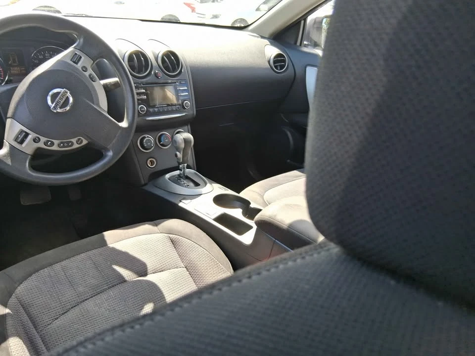 2012 Nissan Rogue - Image 7 of 11