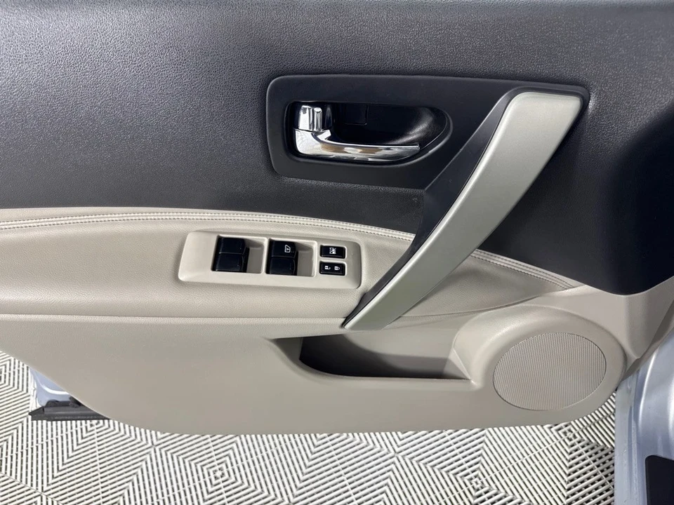 2012 Nissan Rogue - Image 11 of 12