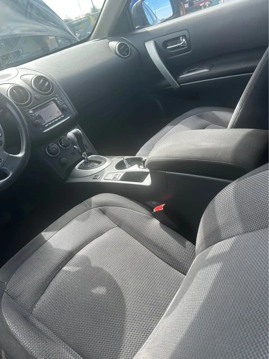 2012 Nissan Rogue - Image 5 of 7