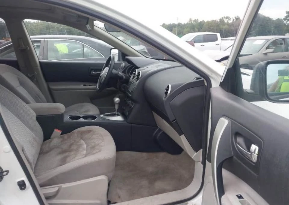 2012 Nissan Rogue - Image 11 of 12