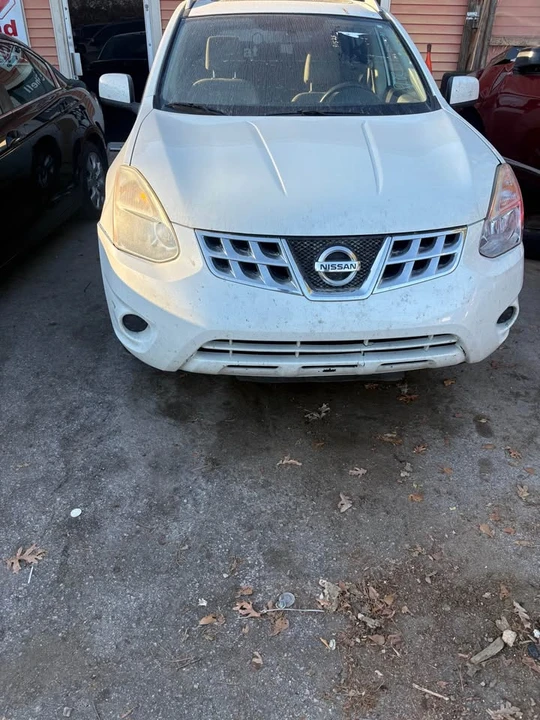 2012 Nissan Rogue - Image 2 of 12