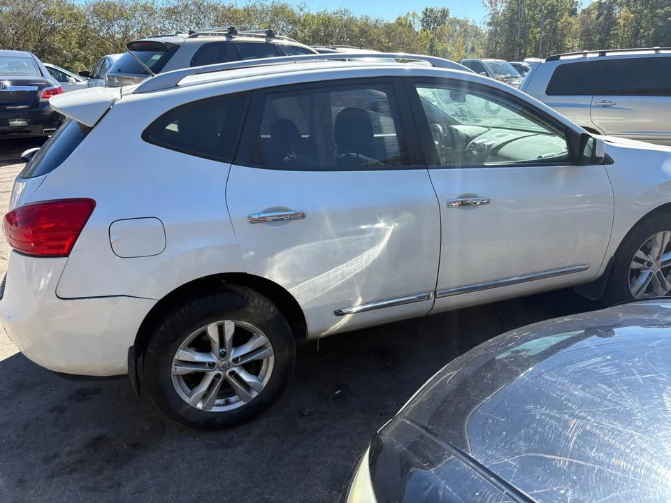 2012 Nissan Rogue - Image 10 of 12