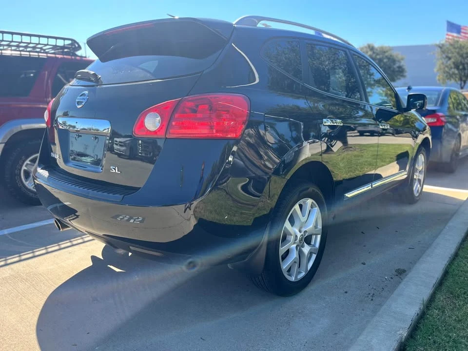 2012 Nissan Rogue - Image 2 of 3