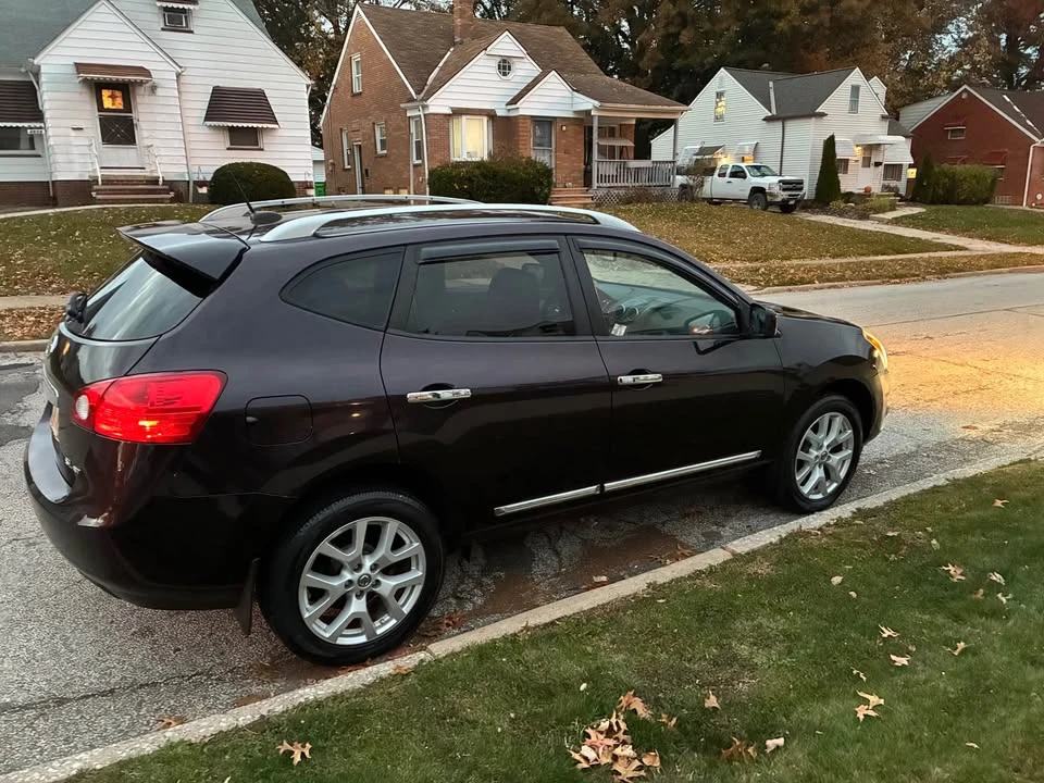 2012 Nissan Rogue - Image 2 of 7