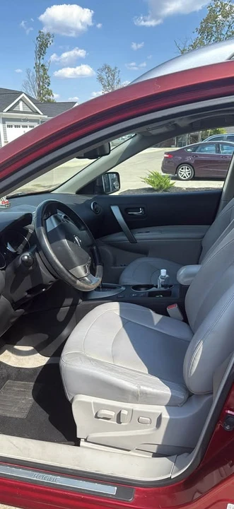 2012 Nissan Rogue - Image 2 of 15