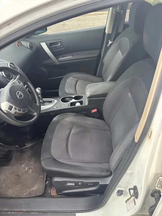 2012 Nissan Rogue - Image 6 of 7