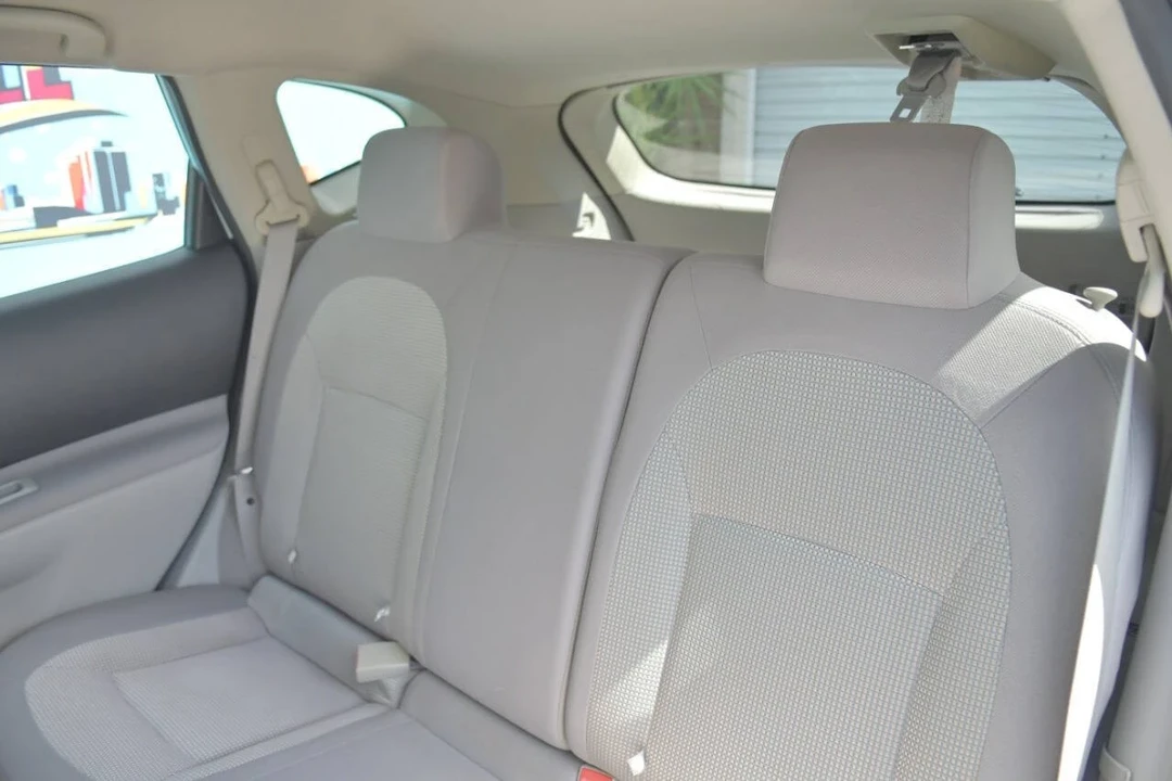 2012 Nissan Rogue - Image 10 of 12