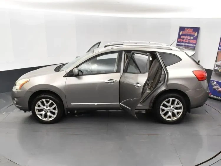 2012 Nissan Rogue - Image 7 of 12