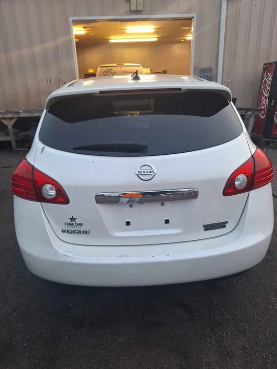 2012 Nissan Rogue - Image 2 of 8
