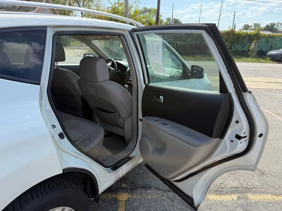 2012 Nissan Rogue - Image 10 of 19