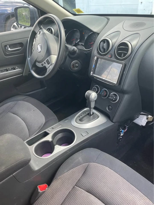 2012 Nissan Rogue - Image 2 of 5