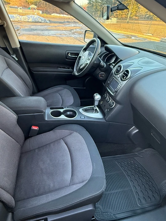 2012 Nissan Rogue - Image 10 of 15