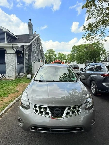 2012 Nissan Rogue - Image 2 of 12