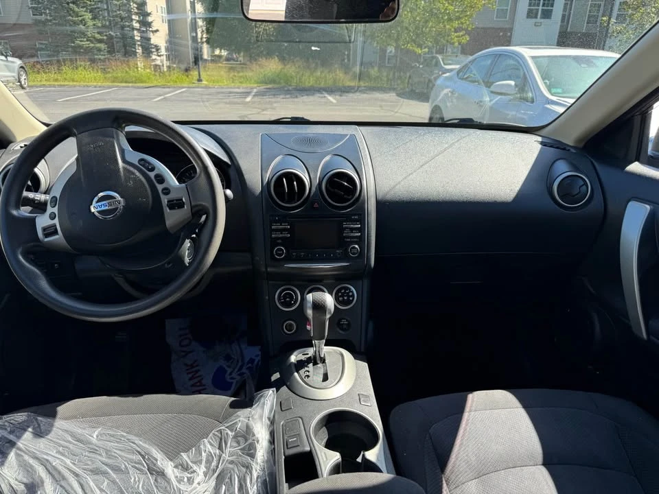 2012 Nissan Rogue - Image 2 of 11