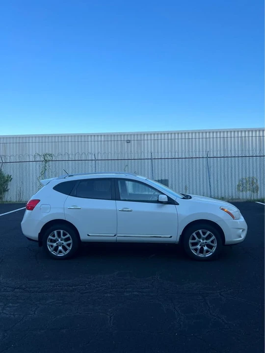 2012 Nissan Rogue - Image 5 of 11