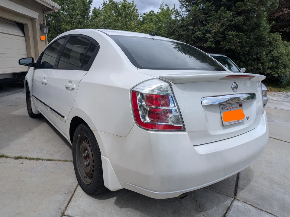 2012 Nissan Sentra 6th Gen - Image 4 of 31