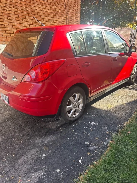 2012 Nissan Versa - Image 3 of 5