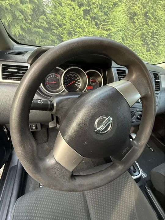 2012 Nissan Versa - Image 11 of 14
