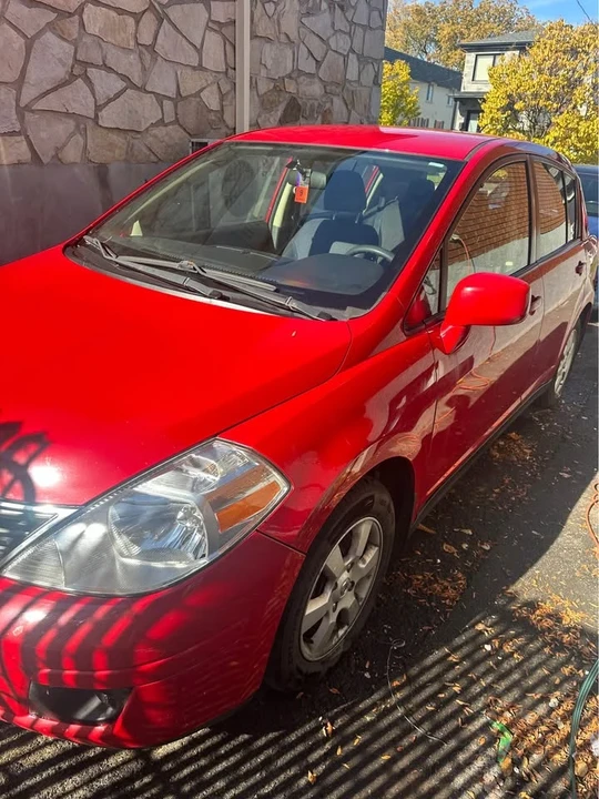 2012 Nissan Versa - Image 2 of 5