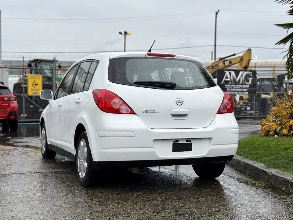 2012 Nissan Versa - Image 5 of 19