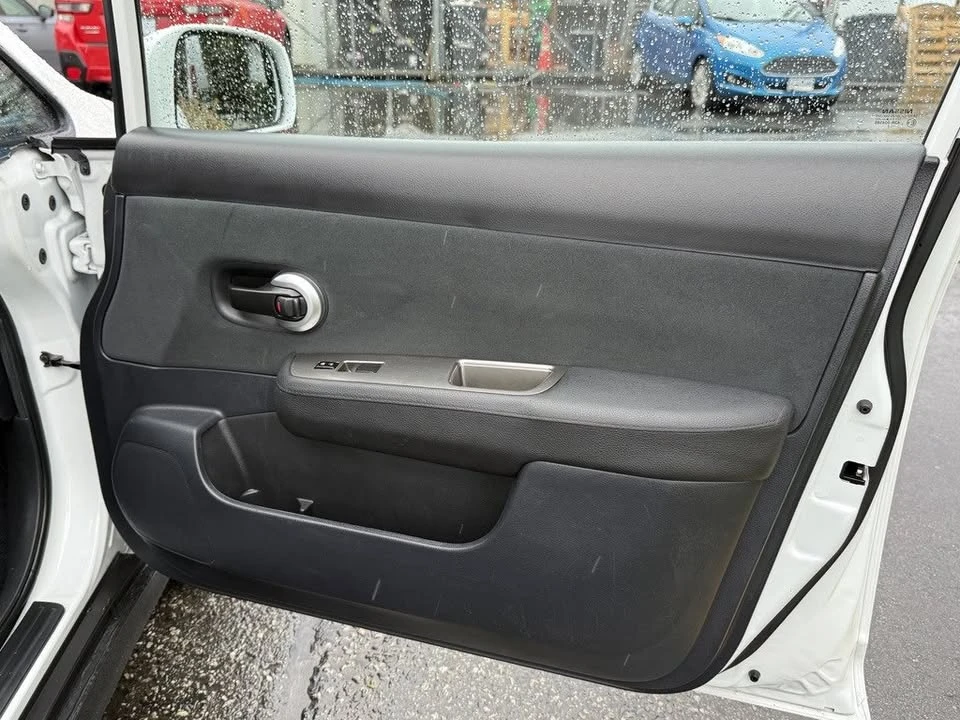 2012 Nissan Versa - Image 15 of 19