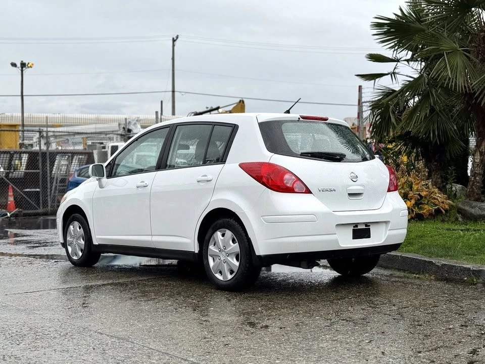 2012 Nissan Versa - Image 4 of 19