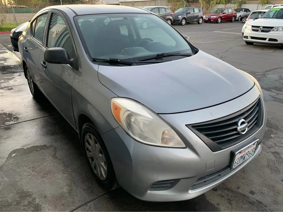2012 Nissan Versa - Image 3 of 7